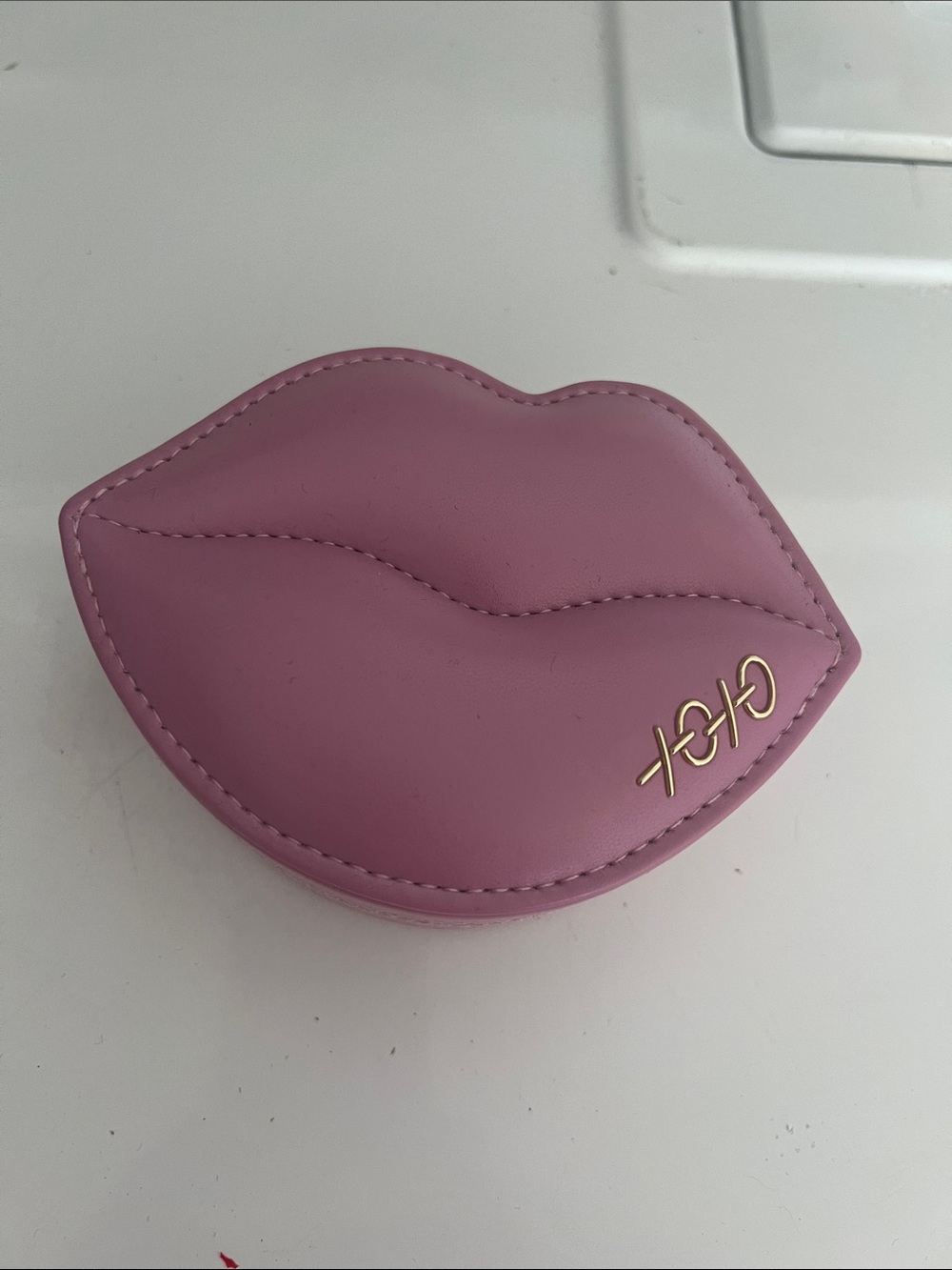 Kendra Scott Pink Lip Jewelry Case with Gold Logo